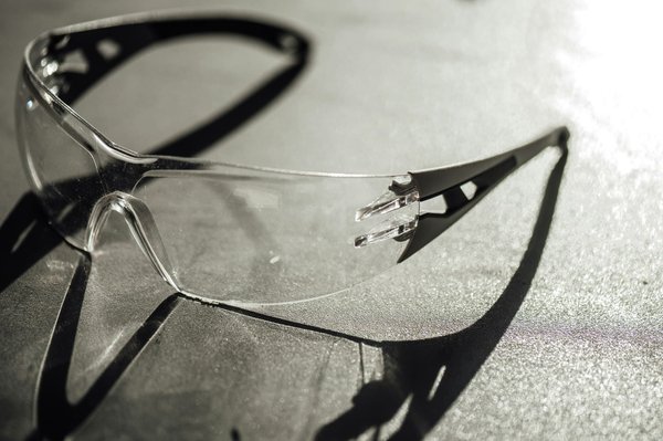 Comment une entreprise peut-elle se protéger juridiquement contre les litiges liés aux brevets logiciels?