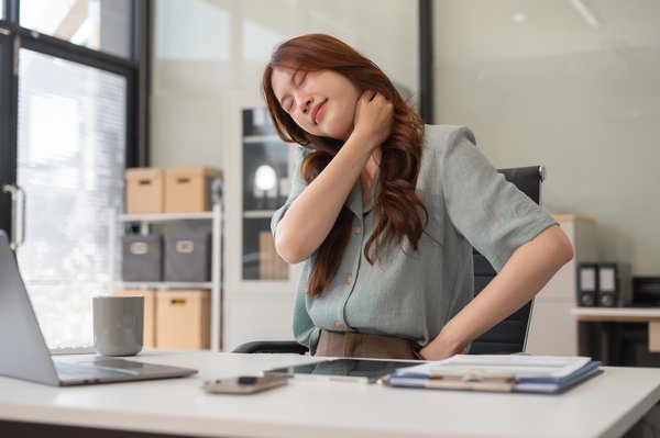 Adoptez les bons gestes et postures pour travailler en sécurité