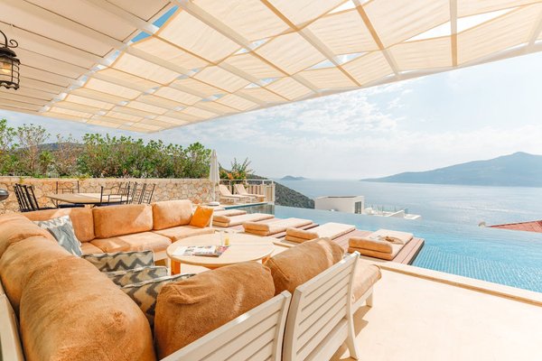 Bâche véranda : l'élément clé pour sublimer votre espace extérieur